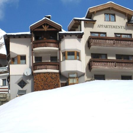 Haus Am Dorfplatz Appartement Samnaun Buitenkant foto