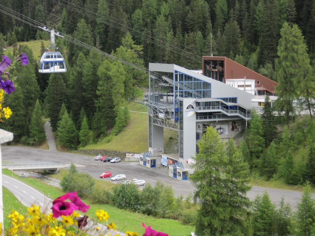 Haus Am Dorfplatz Appartement Samnaun Buitenkant foto