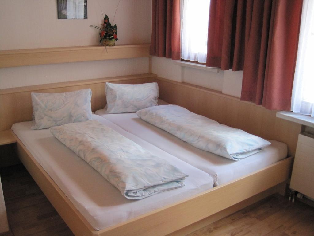 Haus Am Dorfplatz Appartement Samnaun Kamer foto