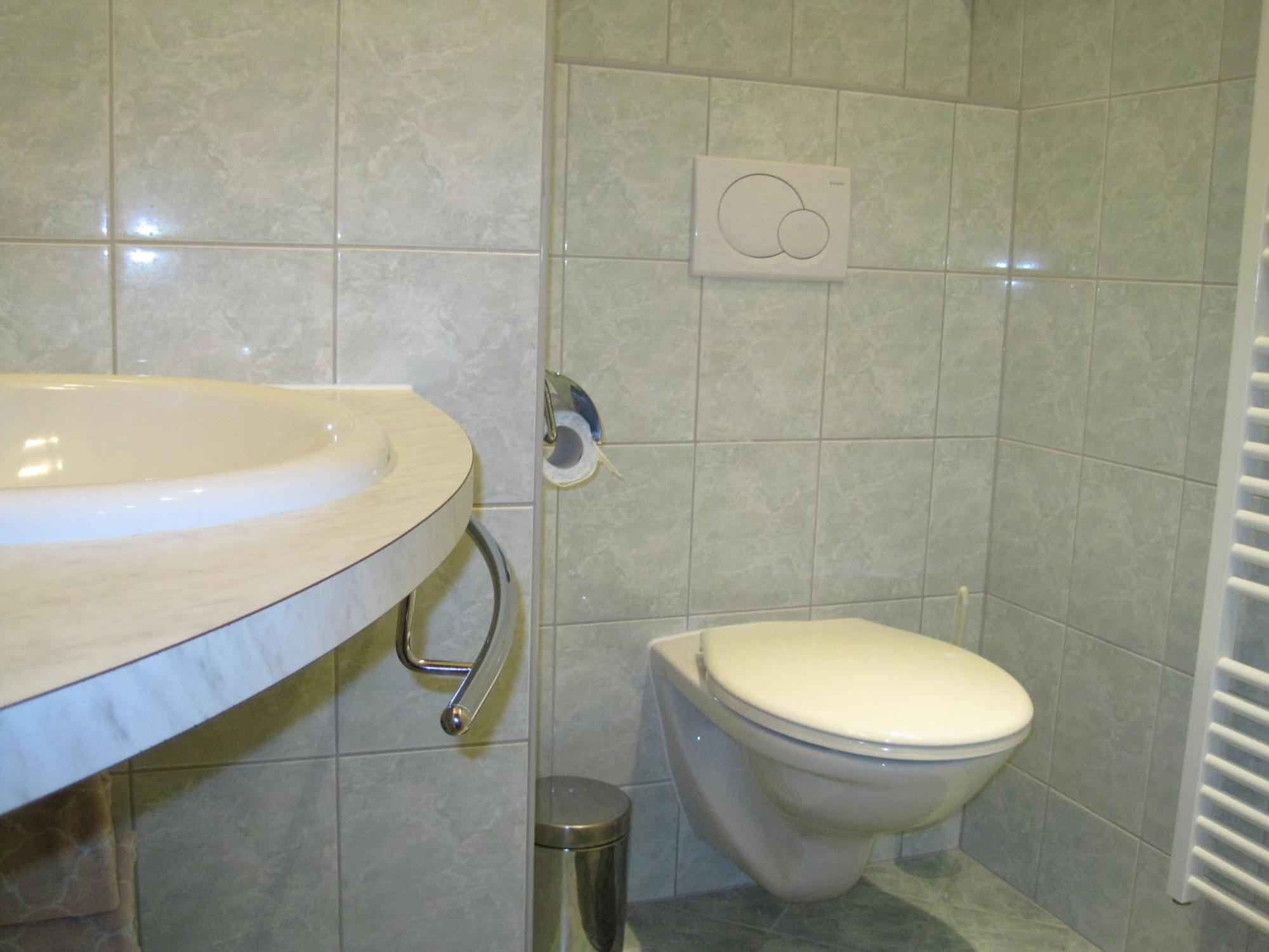 Haus Am Dorfplatz Appartement Samnaun Buitenkant foto