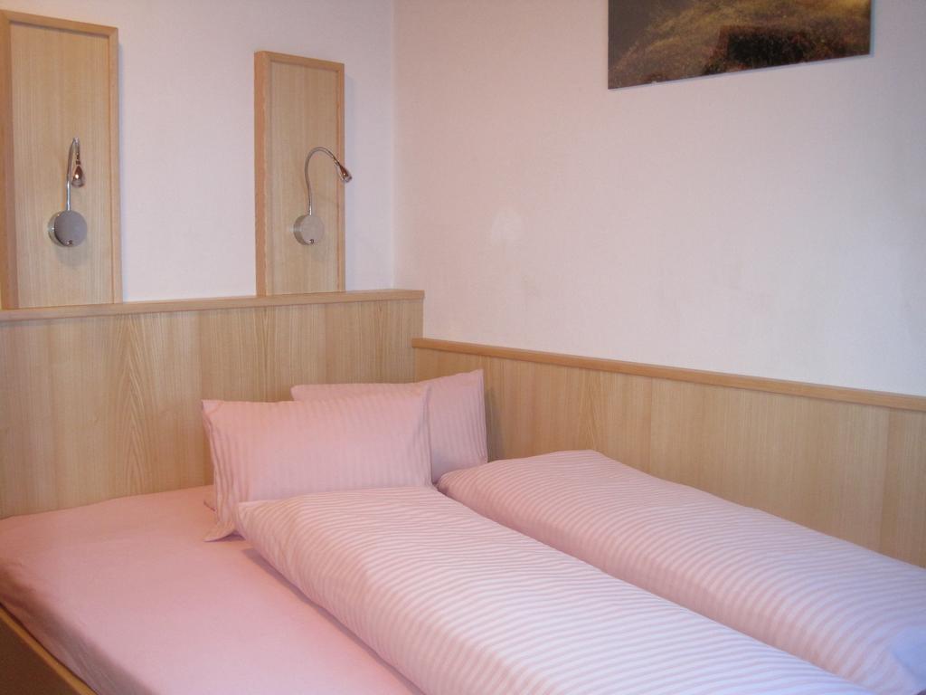 Haus Am Dorfplatz Appartement Samnaun Buitenkant foto
