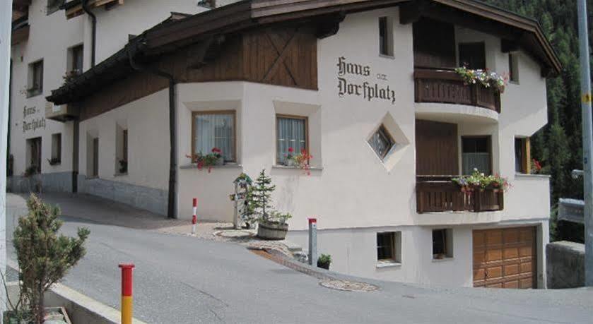Haus Am Dorfplatz Appartement Samnaun Buitenkant foto